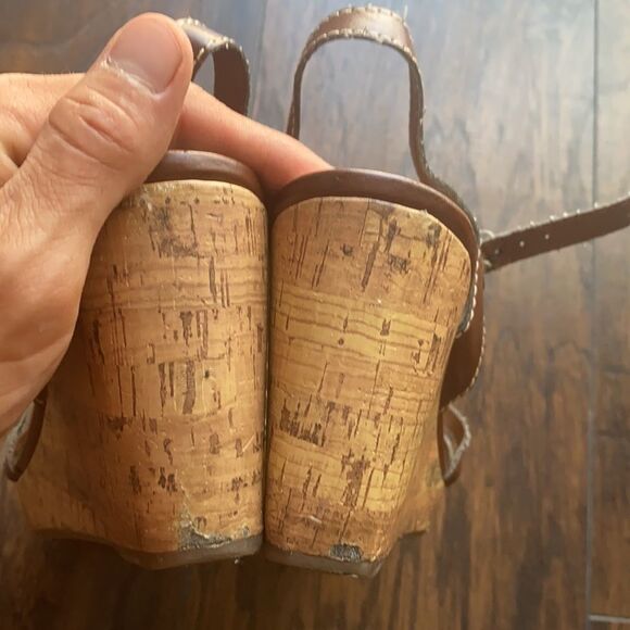 Etienne Aigner villa cork wedges in GUC size 7.5 - Picture 4 of 8